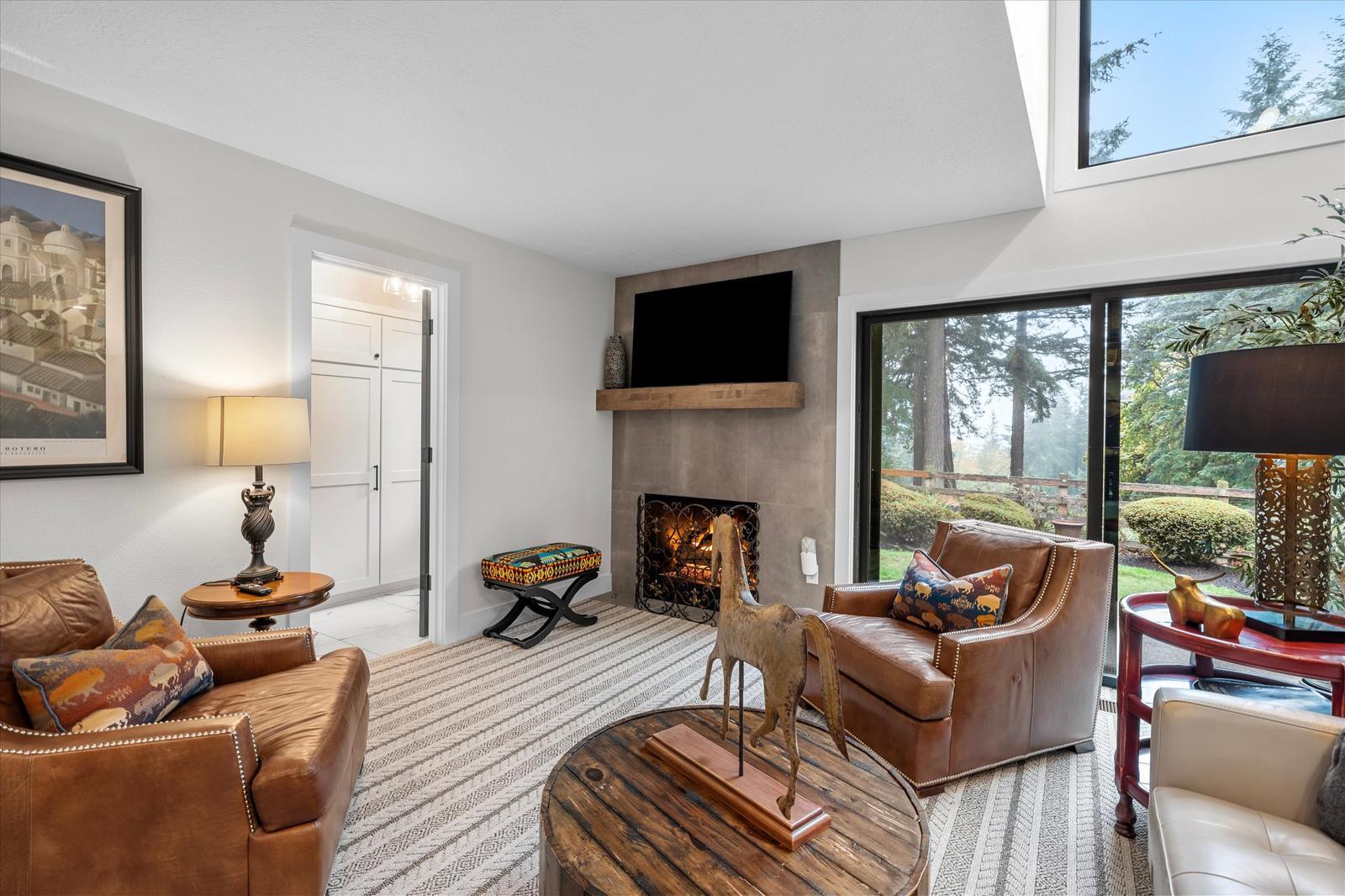 Sitting room with fireplace